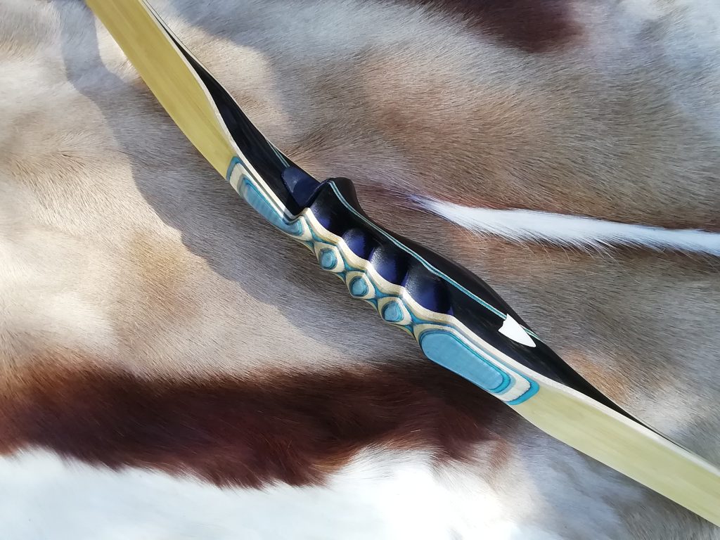 poignée ébène / plaquettes stabilisées bleu